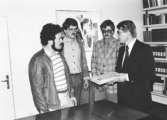 91981_91984.jpeg