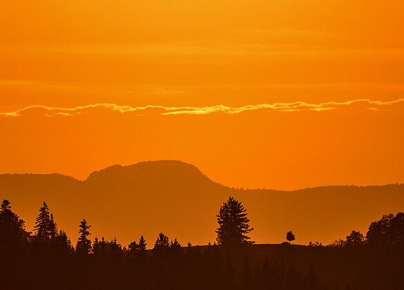 Sonnenuntergang über dem Napfbergland zum Jura