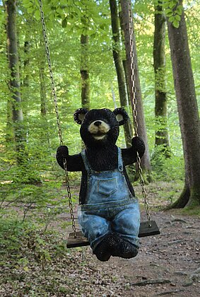 Herzige Ablenkung entdeckt beim Waldspaziergang.