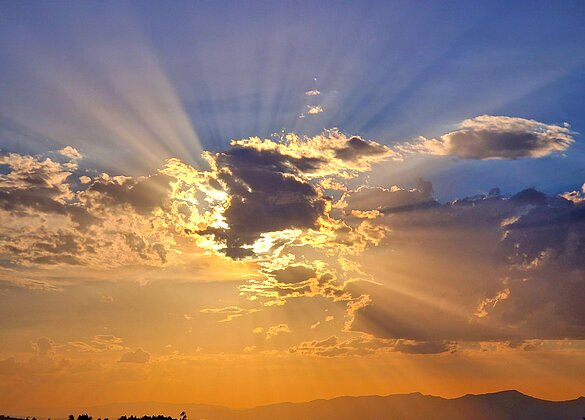 Wolken lassen der Sonne das Strahlen nicht nehmen.