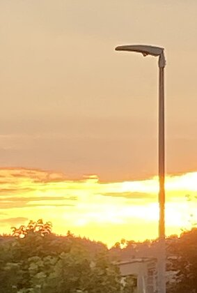 Ein wunderschöner eindrucksvoller Sonnenuntergang