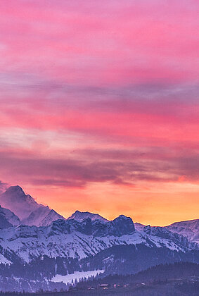 Wunderbar leuchtendes Morgenrot über den Berneralpen!