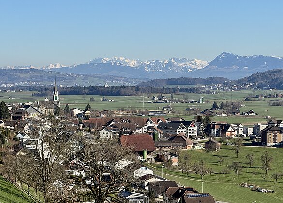 Egolzwil mit Rigi und Schwyzer-Glarneralpen