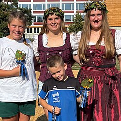 151953_151956.jpeg
