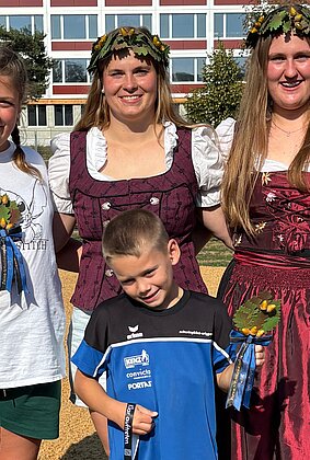 151953_151956.jpeg