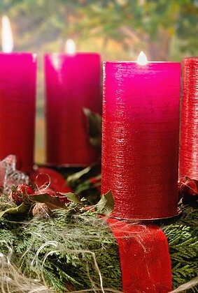 Freut Euch -Die 3. Kerze brennt zum Gaudete-Advents-Sonntag.