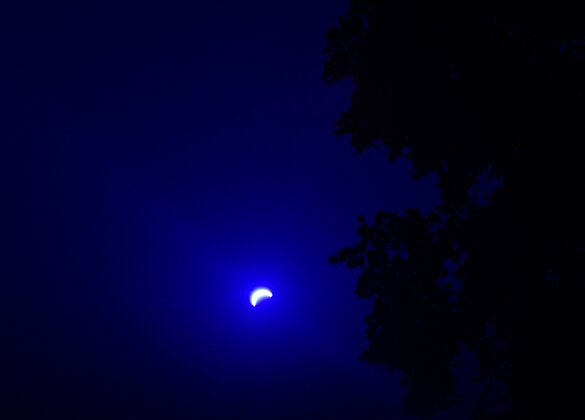 Sonnenfinsternis Aufnahme mit Schweiss-Schutzglasglas 