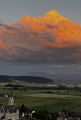 Herrliche Wolken im Abendlicht über Egolzwil 