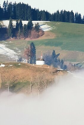 Heuberg Kapelle Luthern überem Nebel