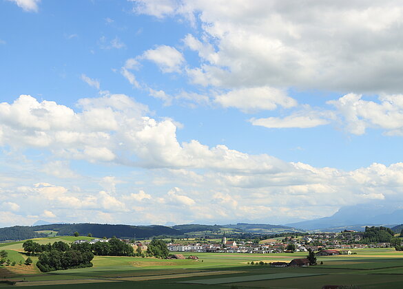 Die Wolken werfen Schatten