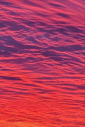 Fantastische Farben am Abendhimmel über Altbüron