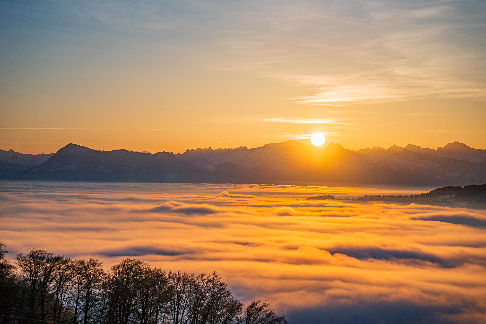 Wunderbarer Sonnenaufgang über dem Nebelmeer!