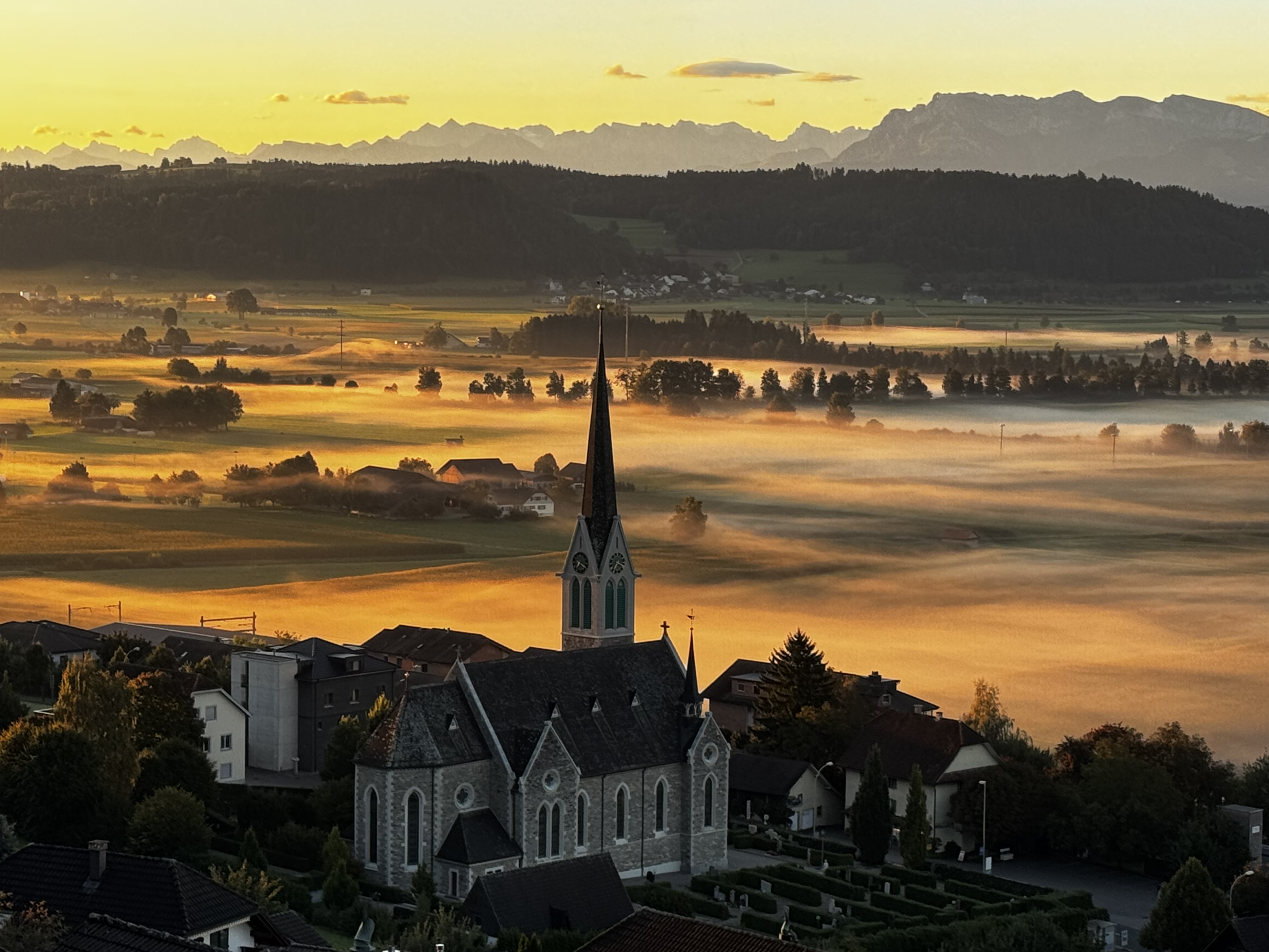 Mystische Morgenstimmung über Egolzwil,Richtung Pilatus