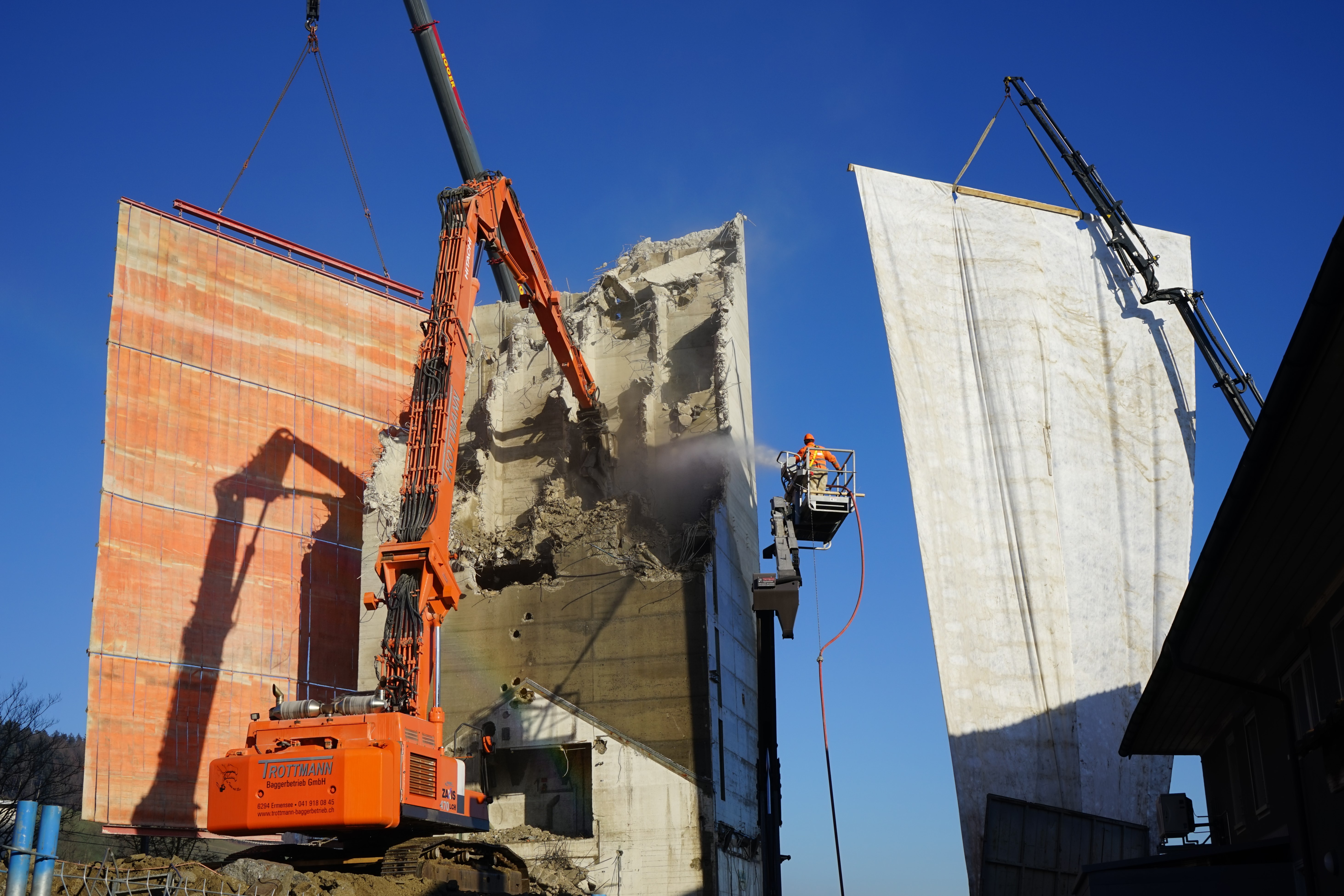 Bahnhofsanierung Zell: Dem Landi-Turm geht's an den Kragen