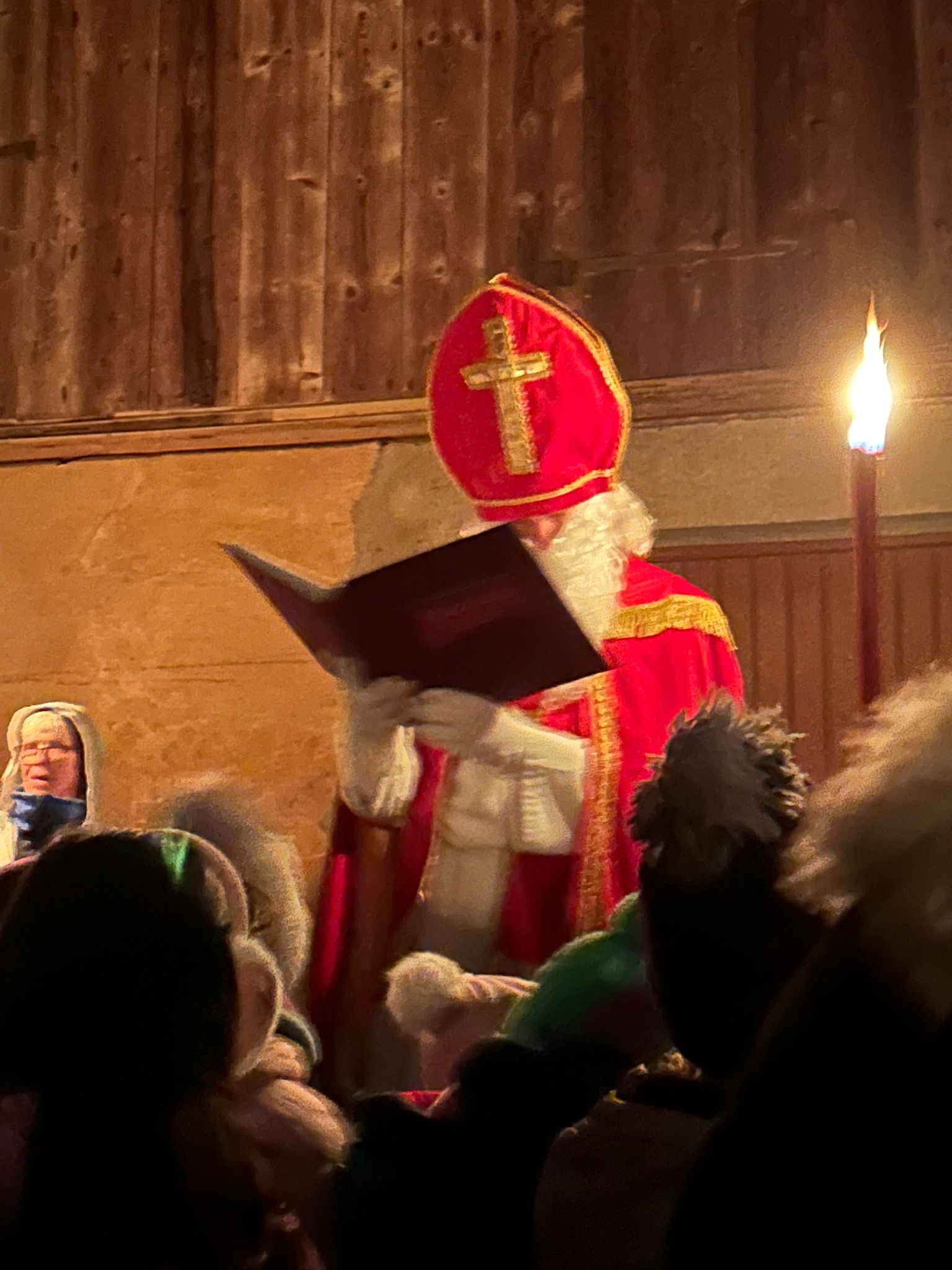 Aus dem Wald ins Dorf